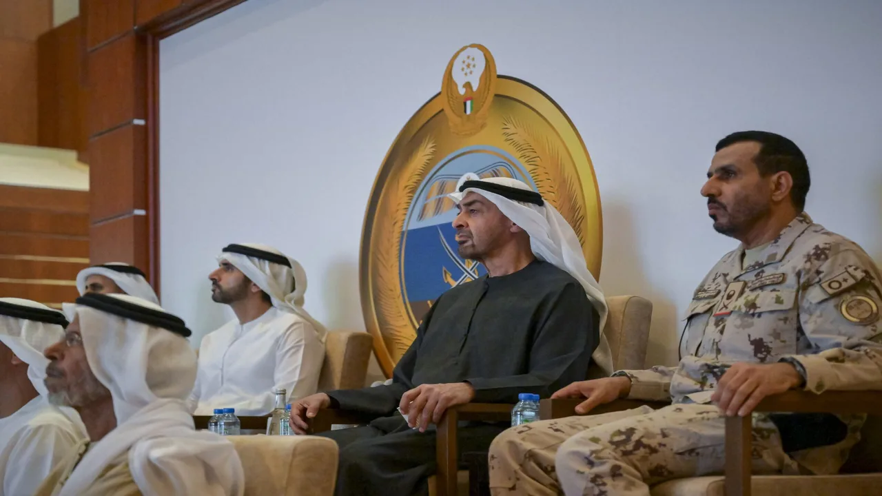 رئيس الدولة يجري زيارة ميدانية إلى مقر وزارة الدفاع للاطلاع على سير العمل